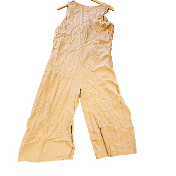 ⭐️ KITTENISH Beige Sleeveless Button Front Crop Jumpsuit - Picture 2 of 6